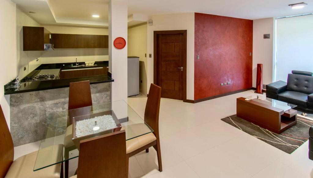Mai Suites Apart Hotel Santa Cruz de La Sierra Bagian luar foto