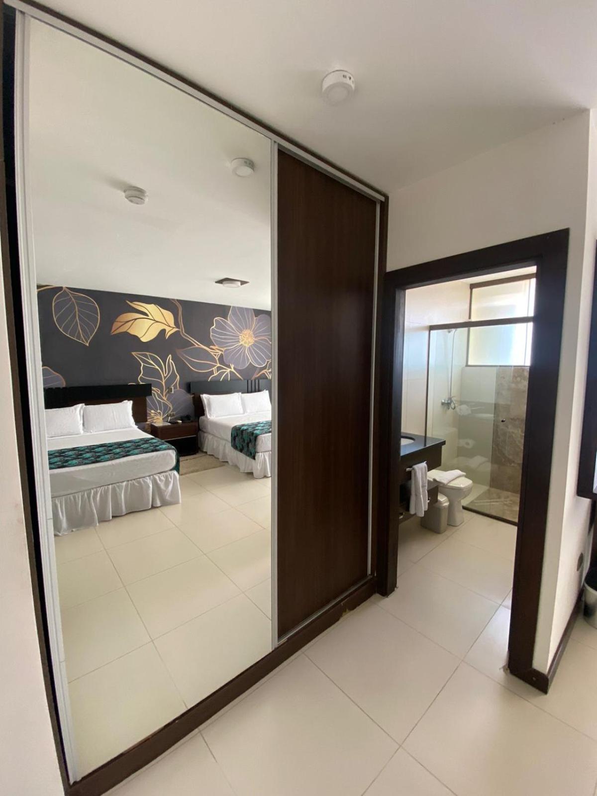 Mai Suites Apart Hotel Santa Cruz de La Sierra Bagian luar foto