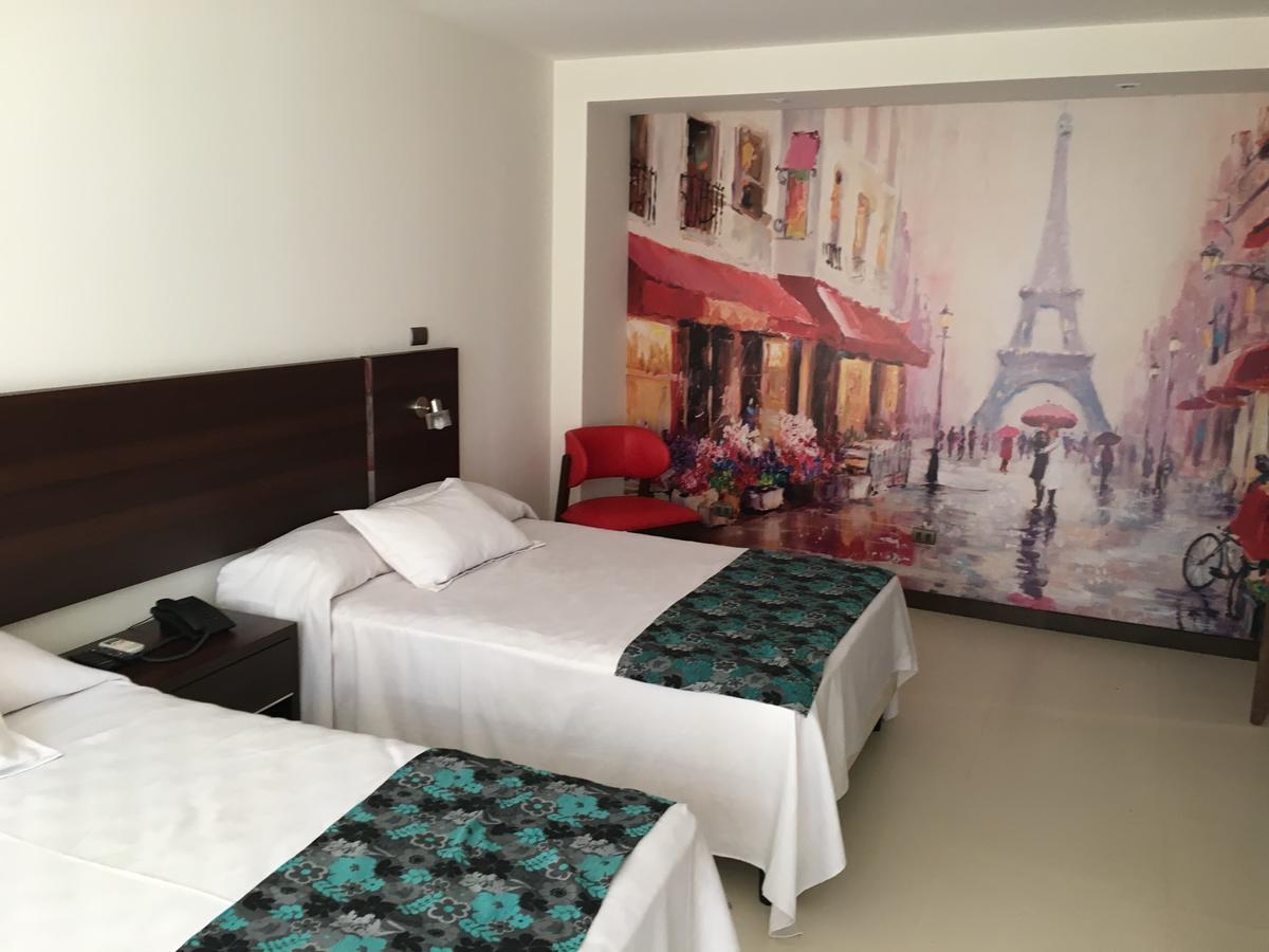 Mai Suites Apart Hotel Santa Cruz de La Sierra Bagian luar foto
